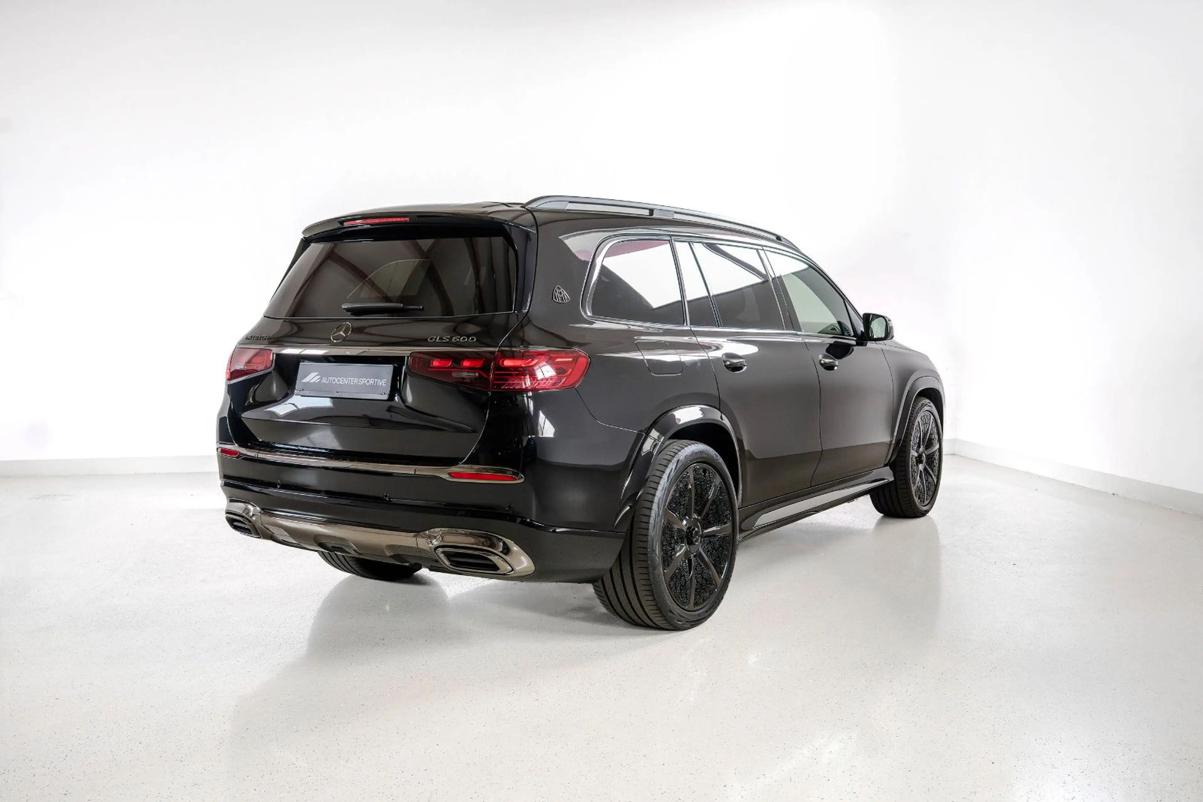 Mercedes-Benz GLS 600 Maybach NIGHT SERIES — photo 4