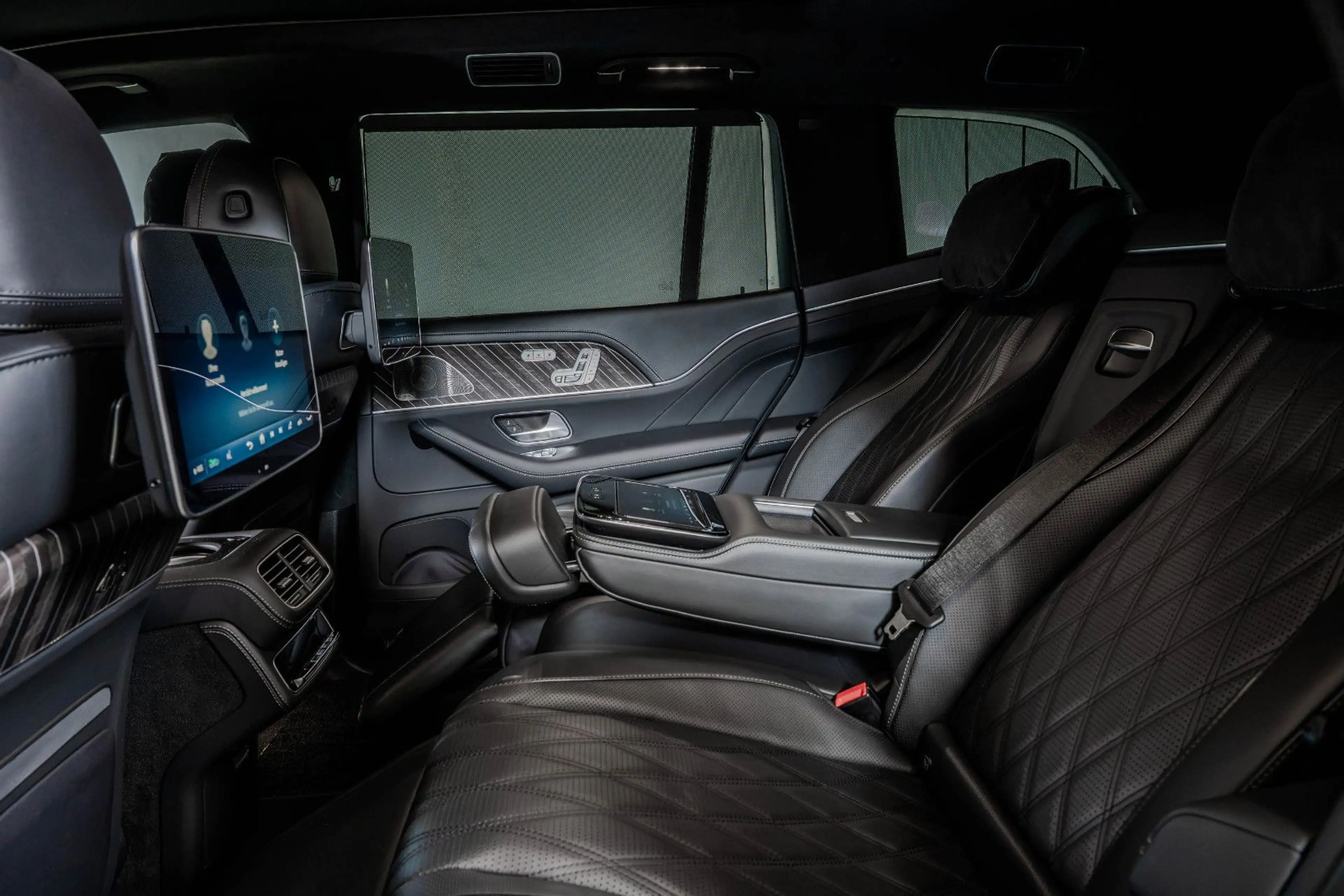 Mercedes-Benz GLS 600 Maybach NIGHT SERIES — photo 41