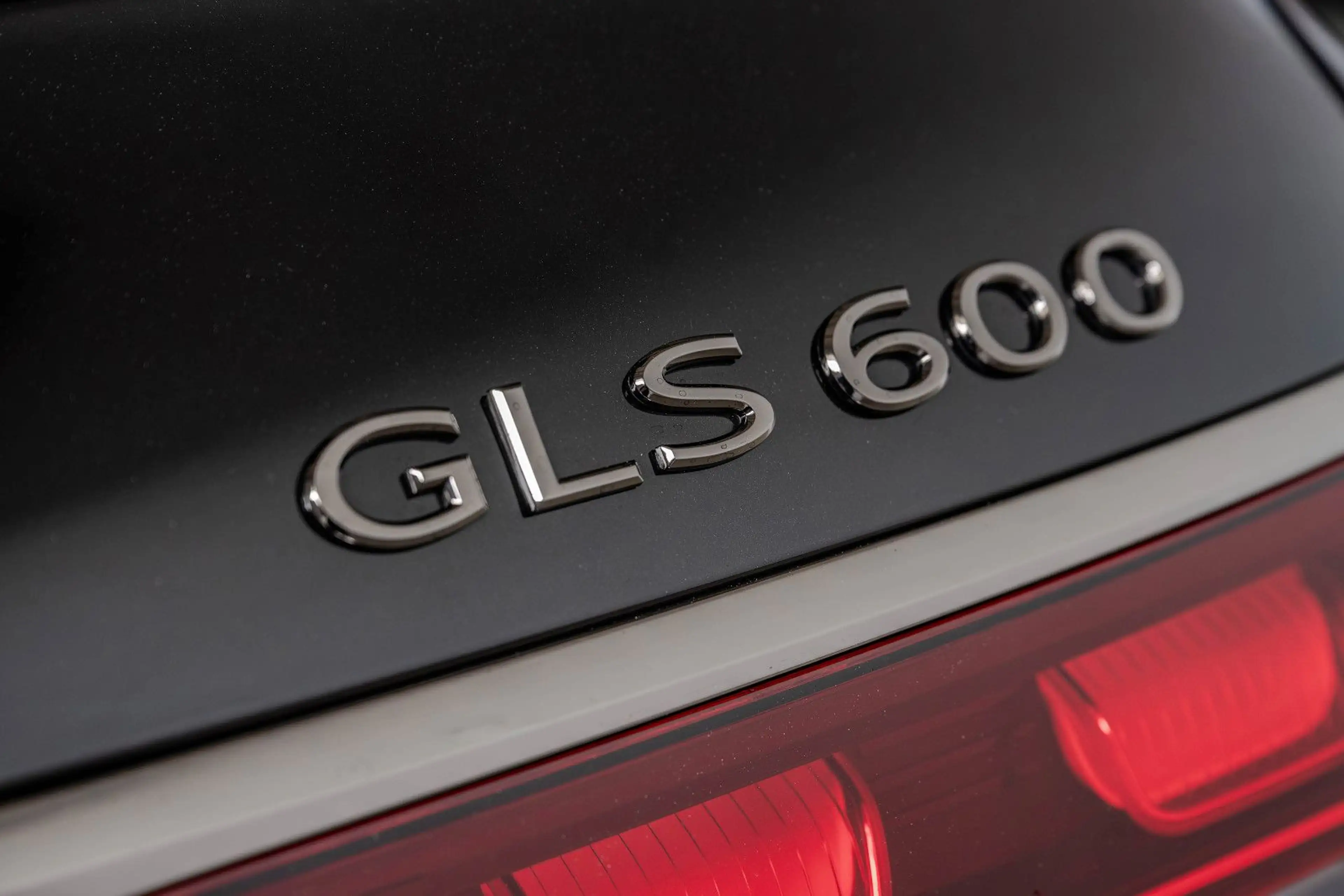Mercedes-Benz GLS 600 Maybach NIGHT SERIES — photo 18