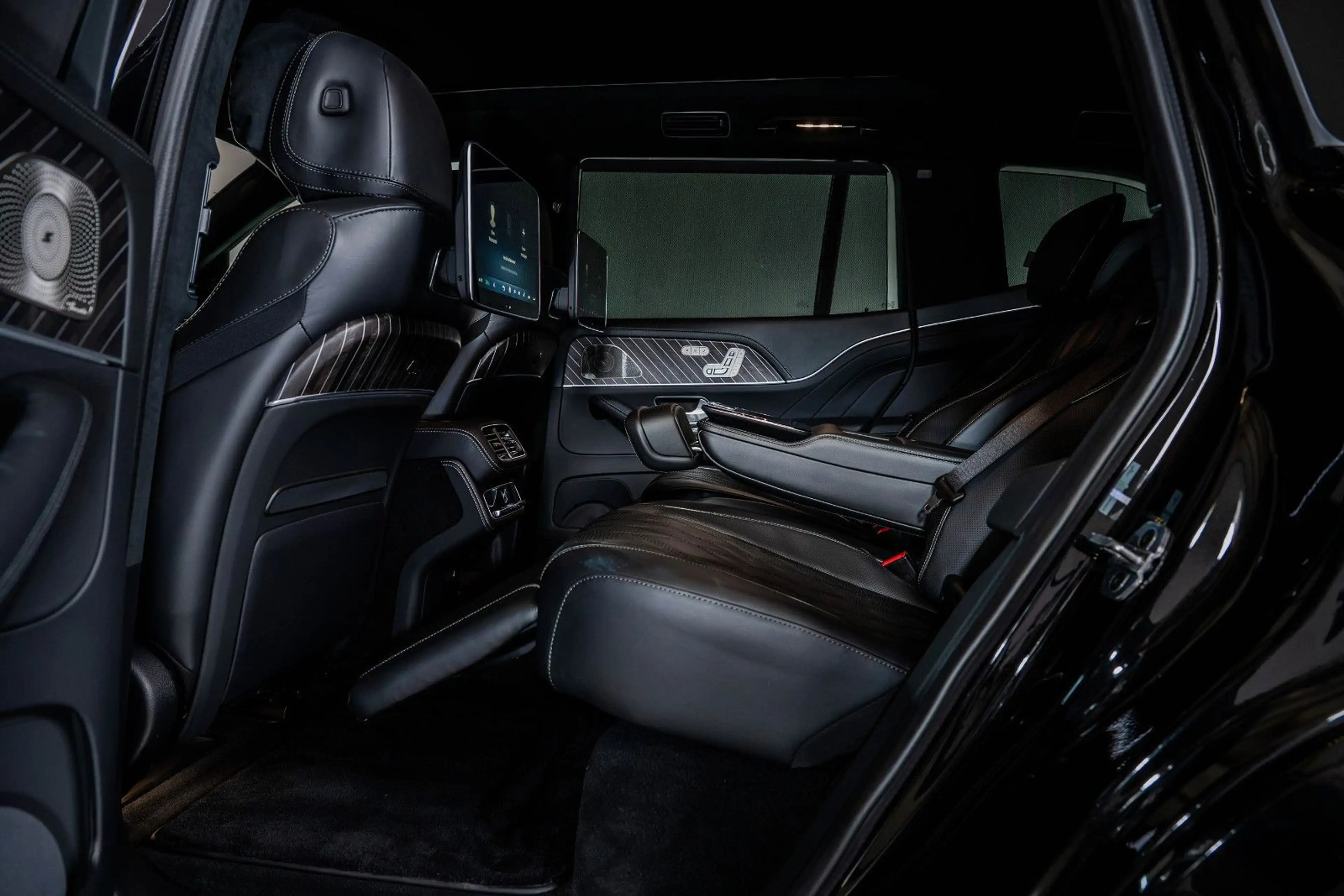 Mercedes-Benz GLS 600 Maybach NIGHT SERIES — photo 42