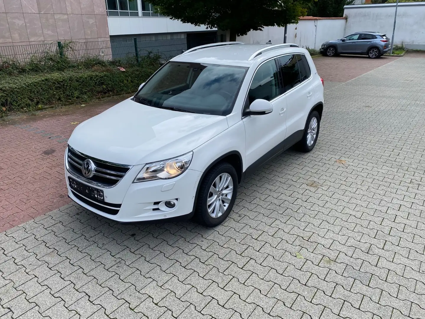 Volkswagen Tiguan 2.0 TDI 4MOTION/Parkpilot Blanc - 1