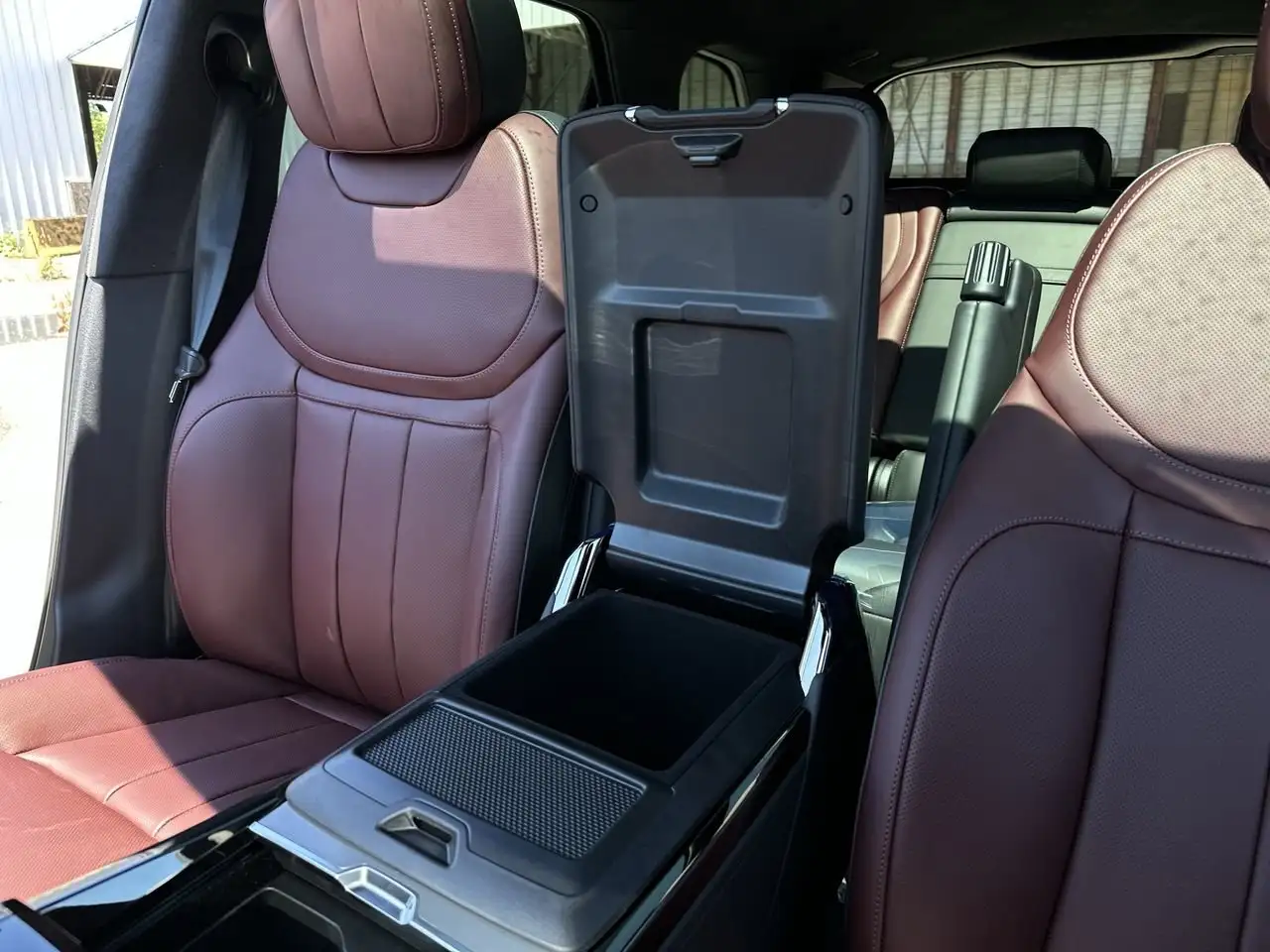 Land Rover Range Rover Sport снимка Land Rover Range Rover Sport