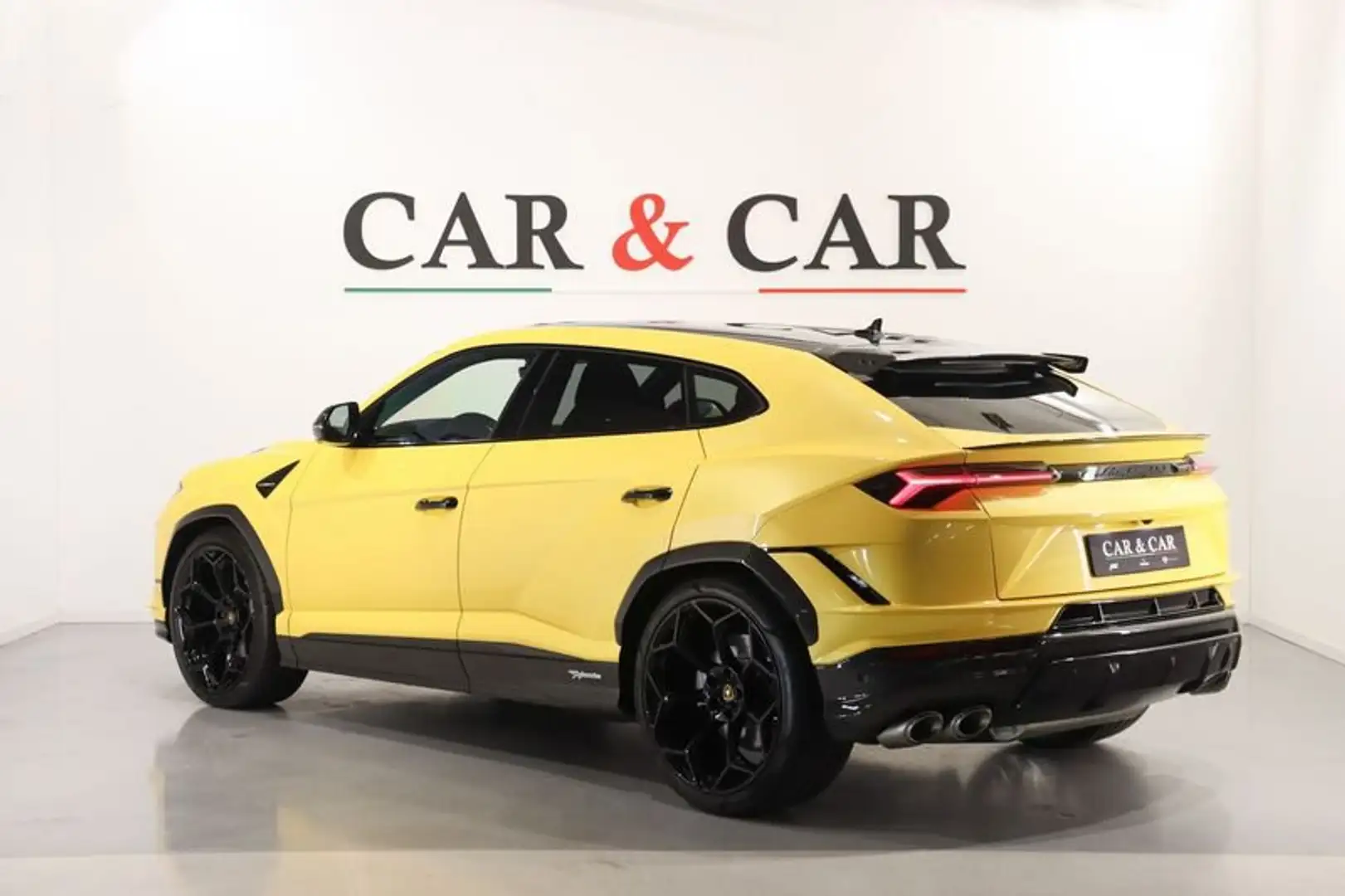 Lamborghini Urus 4.0 Performante Sárga - 2