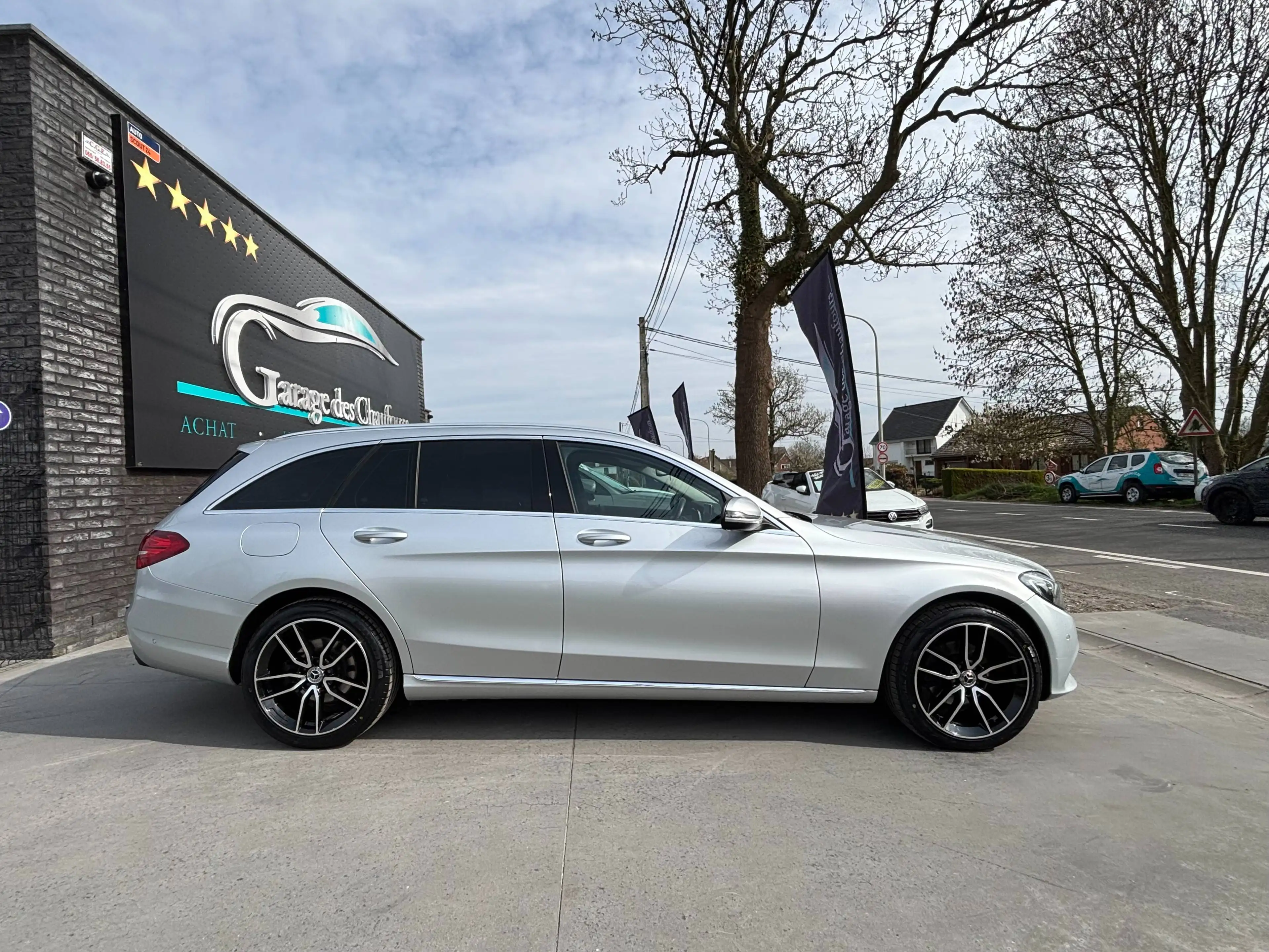 Mercedes-Benz C 180 d - ! Attelage ! - 7G Tronic - Navi - Cuir - Eu6b — photo 4