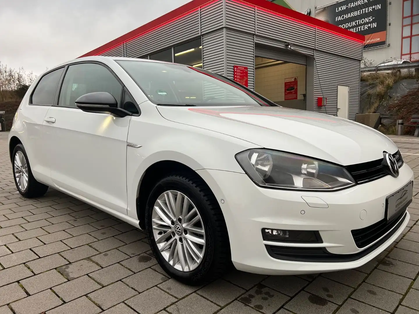 Volkswagen Golf VII Cup BMT 1.2*KLIMAAUT-*SITZHZG*EURO5*ALU Weiß - 1