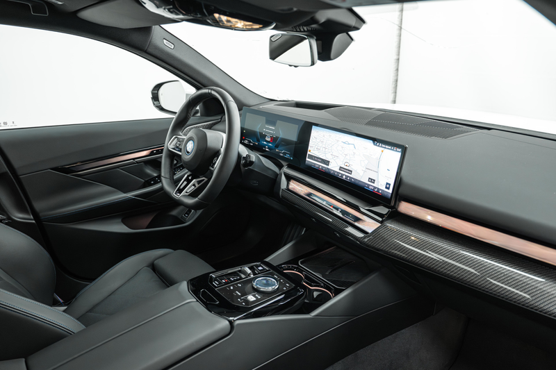 BMW 550 5 Serie Touring 550e xDrive M Sport Automaat / Tre — photo 13