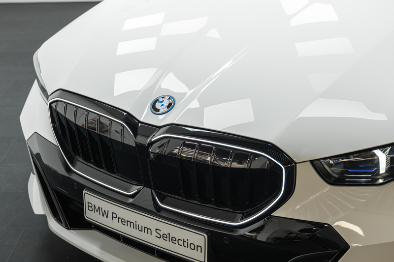 BMW 550 5 Serie Touring 550e xDrive M Sport Automaat / Tre — photo 9