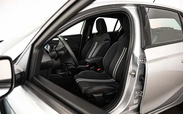 Opel Corsa view 9
