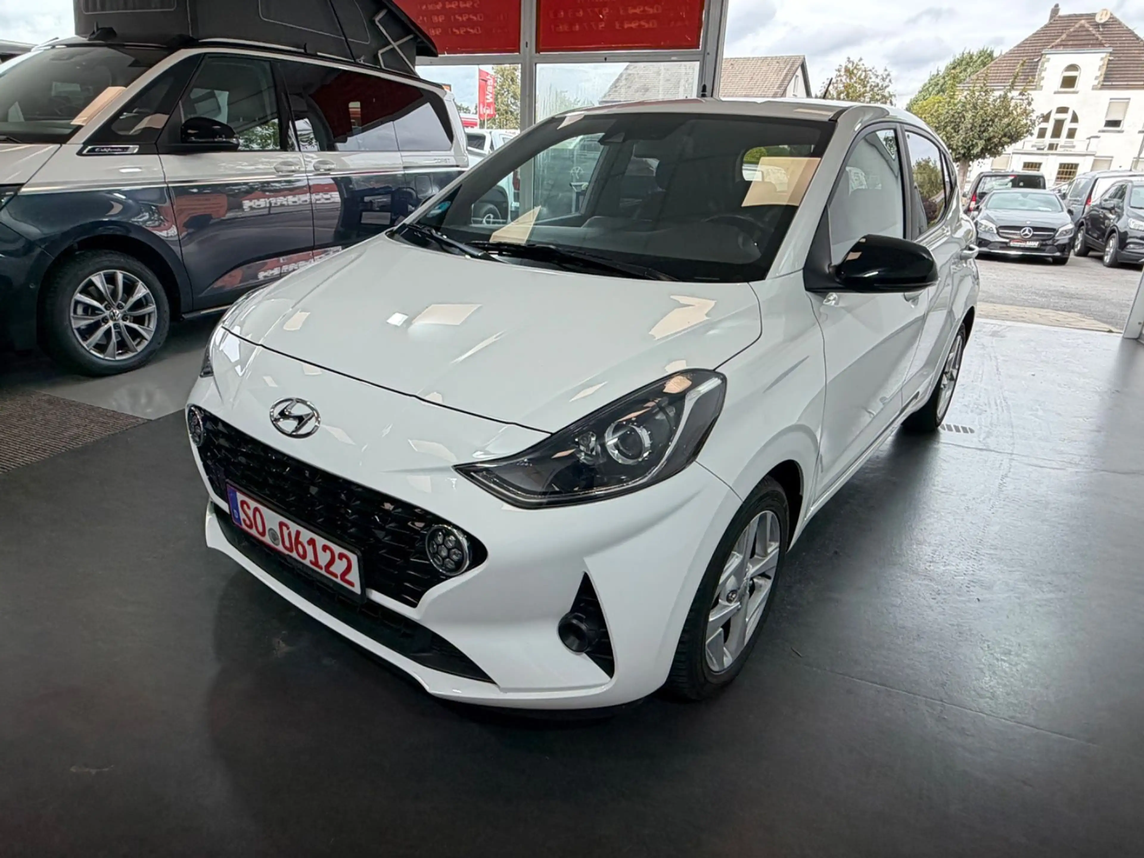 Hyundai i10 Connect & Go/Kamera/1-Hand/PDC/Tempomat/DAB — photo 3