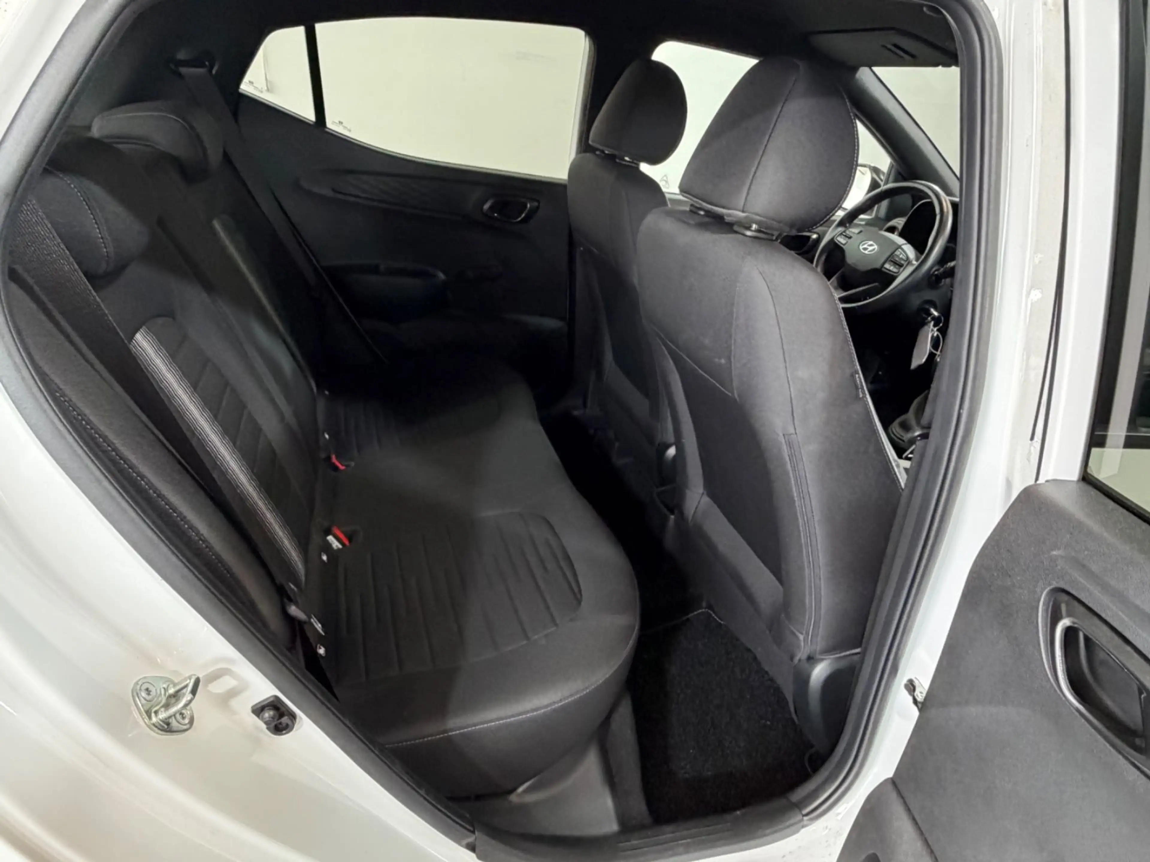 Hyundai i10 Connect & Go/Kamera/1-Hand/PDC/Tempomat/DAB — photo 15