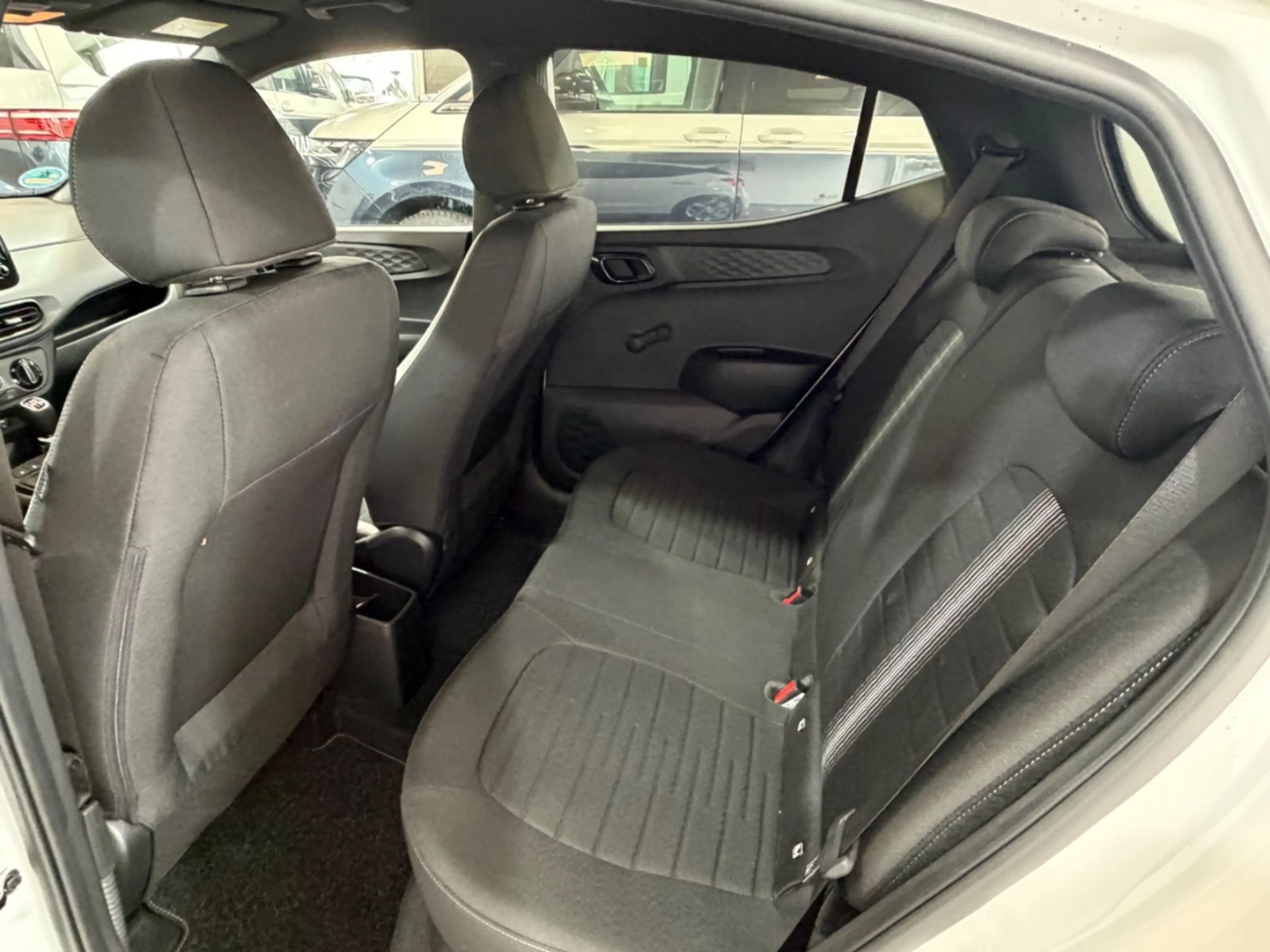 Hyundai i10 Connect & Go/Kamera/1-Hand/PDC/Tempomat/DAB — photo 14