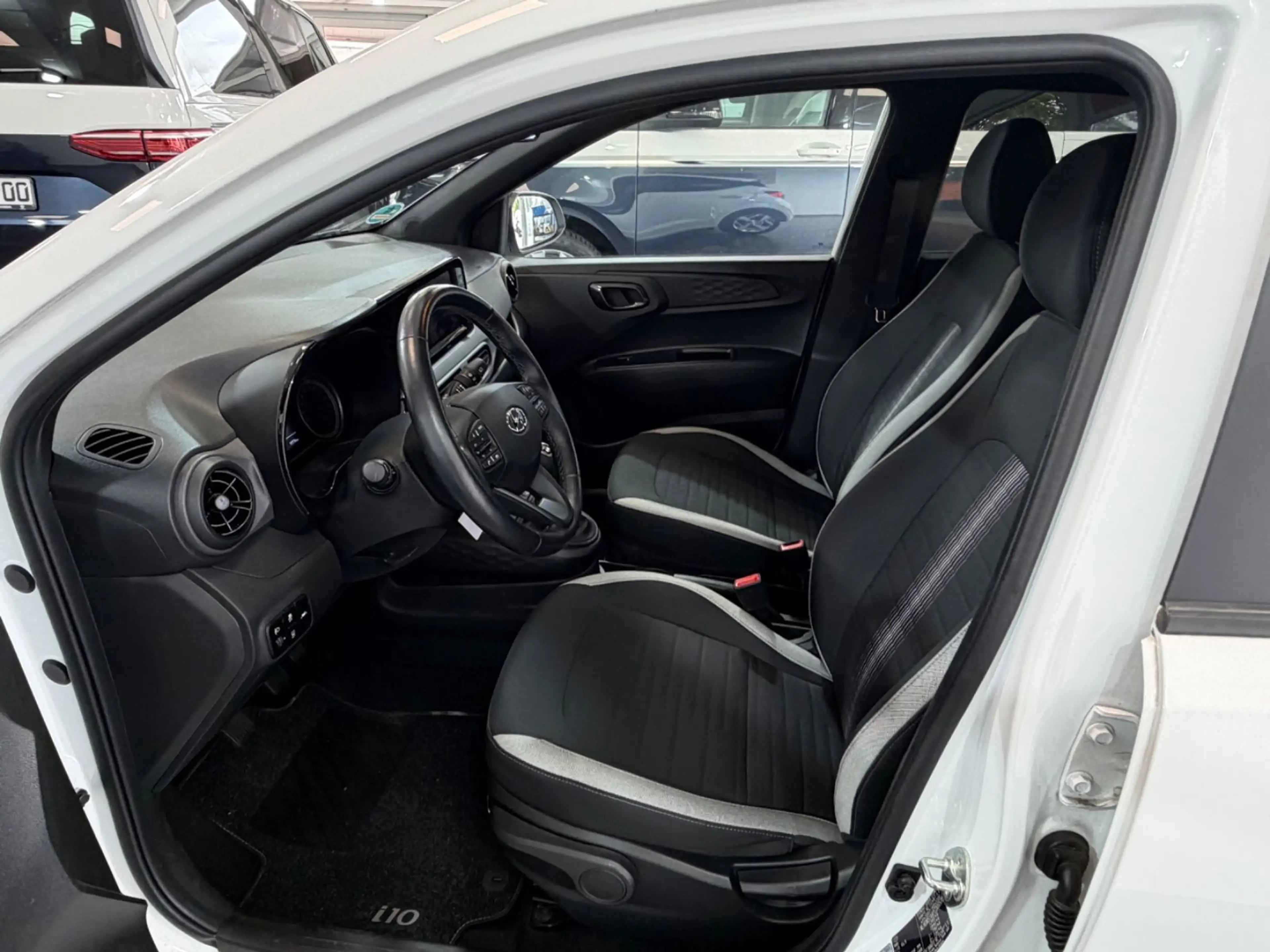 Hyundai i10 Connect & Go/Kamera/1-Hand/PDC/Tempomat/DAB — photo 13
