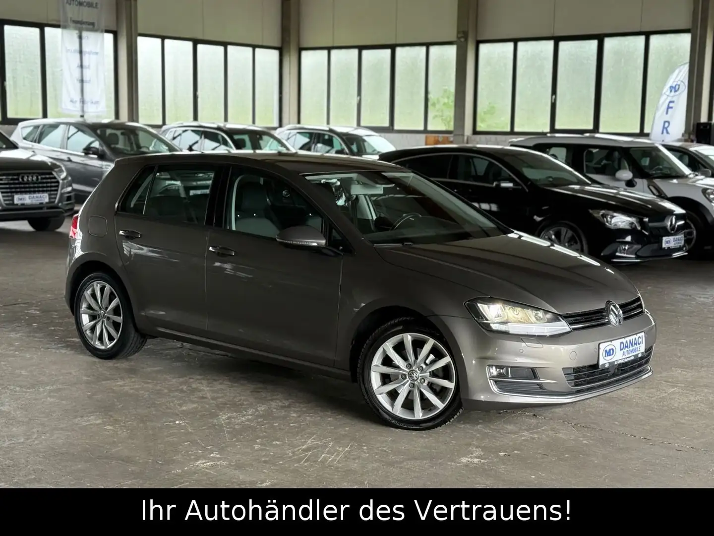 Volkswagen Golf VII Lim. Highline 2.0*Kam*Keyless*Navi*Xeno Grau - 1