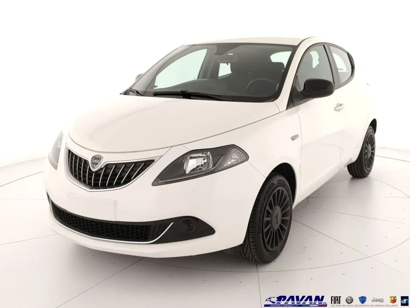 Lancia Ypsilon 1.0 FireFly 5 porte S&S Hybrid Ecochic Silver Bianco - 1