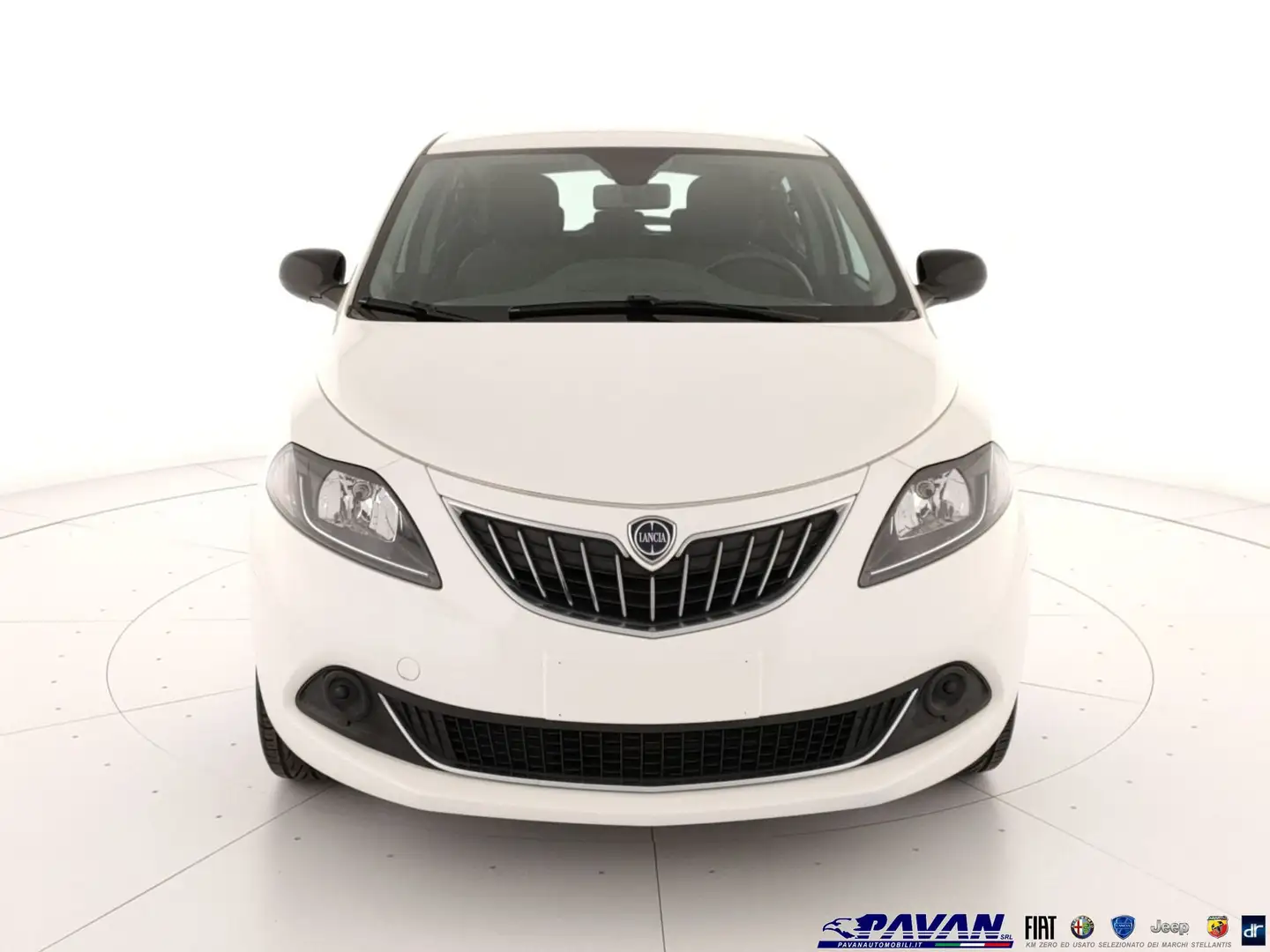 Lancia Ypsilon 1.0 FireFly 5 porte S&S Hybrid Ecochic Silver Bianco - 2