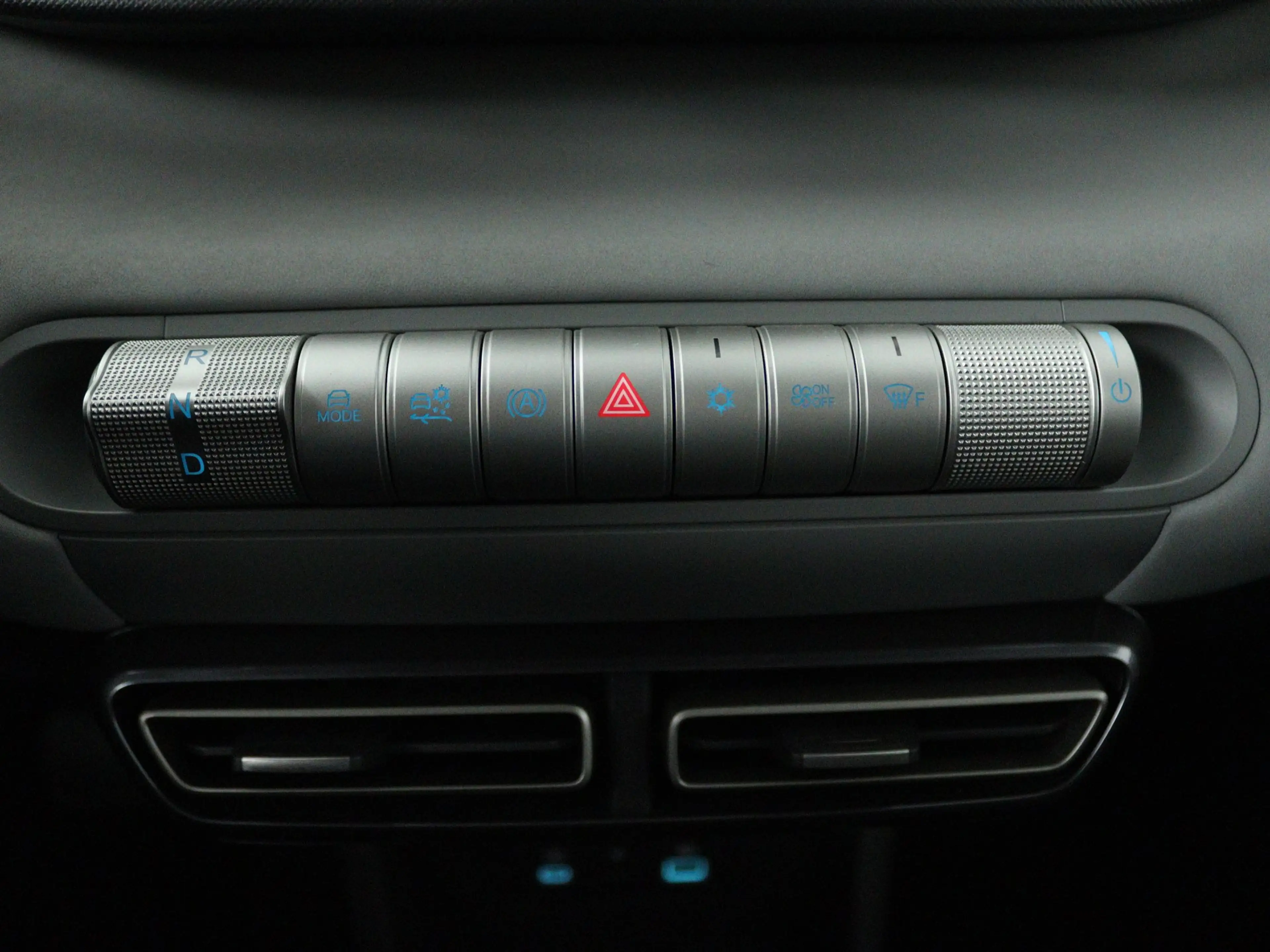 BYD Dolphin Surf Comfort 43 kWh — photo 12