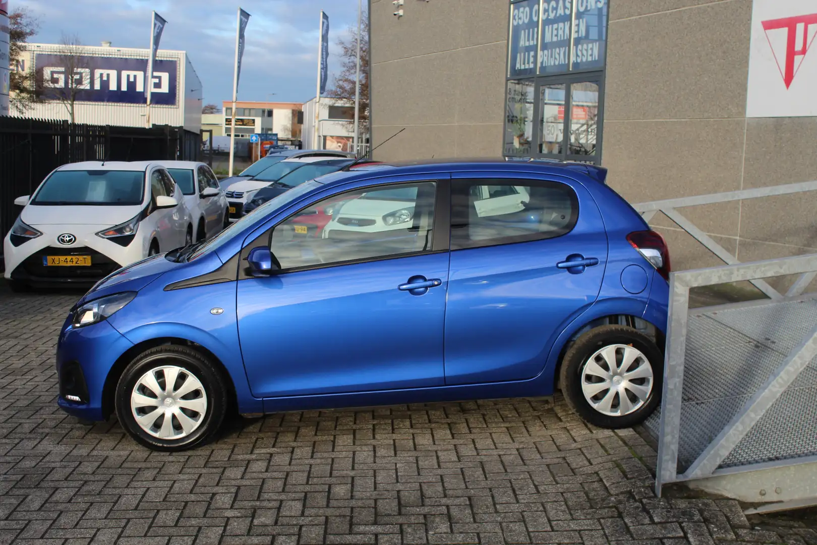Peugeot 108 1.0 e-VTi Active Airco//Bluetooth/Centrale Deurver Blauw - 2