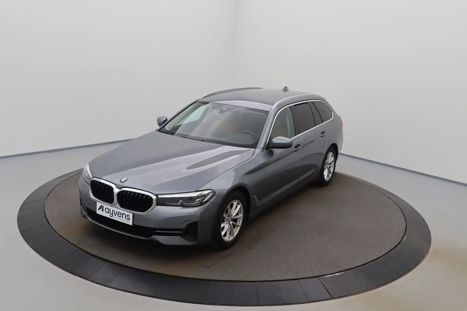 BMW 520 5 Touring 520dA MHEV Business LEDER/CUIR LED BLIS Grijs - 2