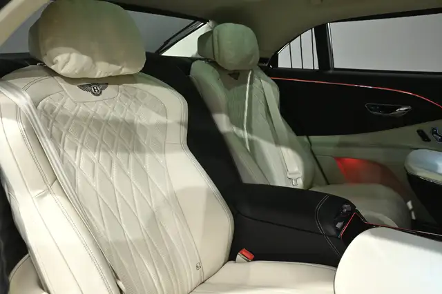 Bentley Flying Spur Flying Spur V8 Mulliner Specification Ansicht 18