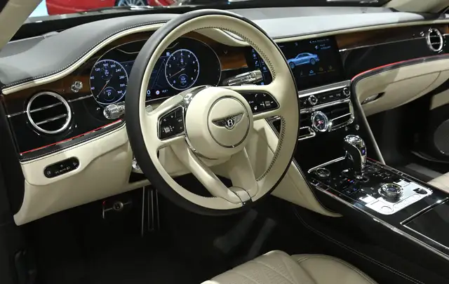 Bentley Flying Spur Flying Spur V8 Mulliner Specification Ansicht 5