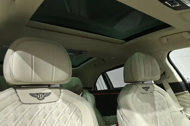Bentley Flying Spur Flying Spur V8 Mulliner Specification Ansicht 16