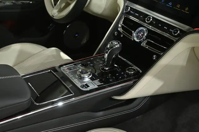 Bentley Flying Spur Flying Spur V8 Mulliner Specification Ansicht 7
