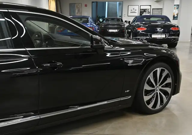 Bentley Flying Spur Flying Spur V8 Mulliner Specification Ansicht 19