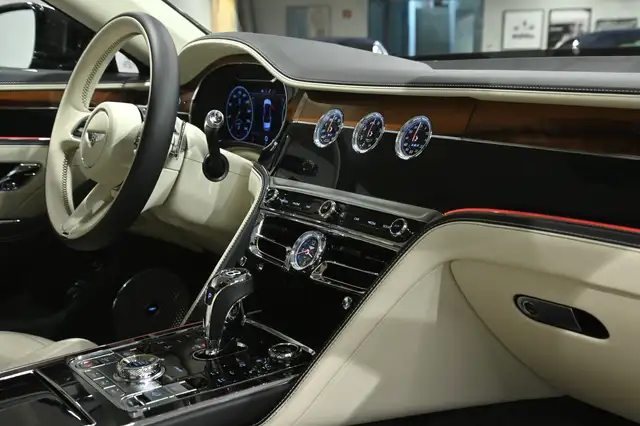Bentley Flying Spur Flying Spur V8 Mulliner Specification Ansicht 8