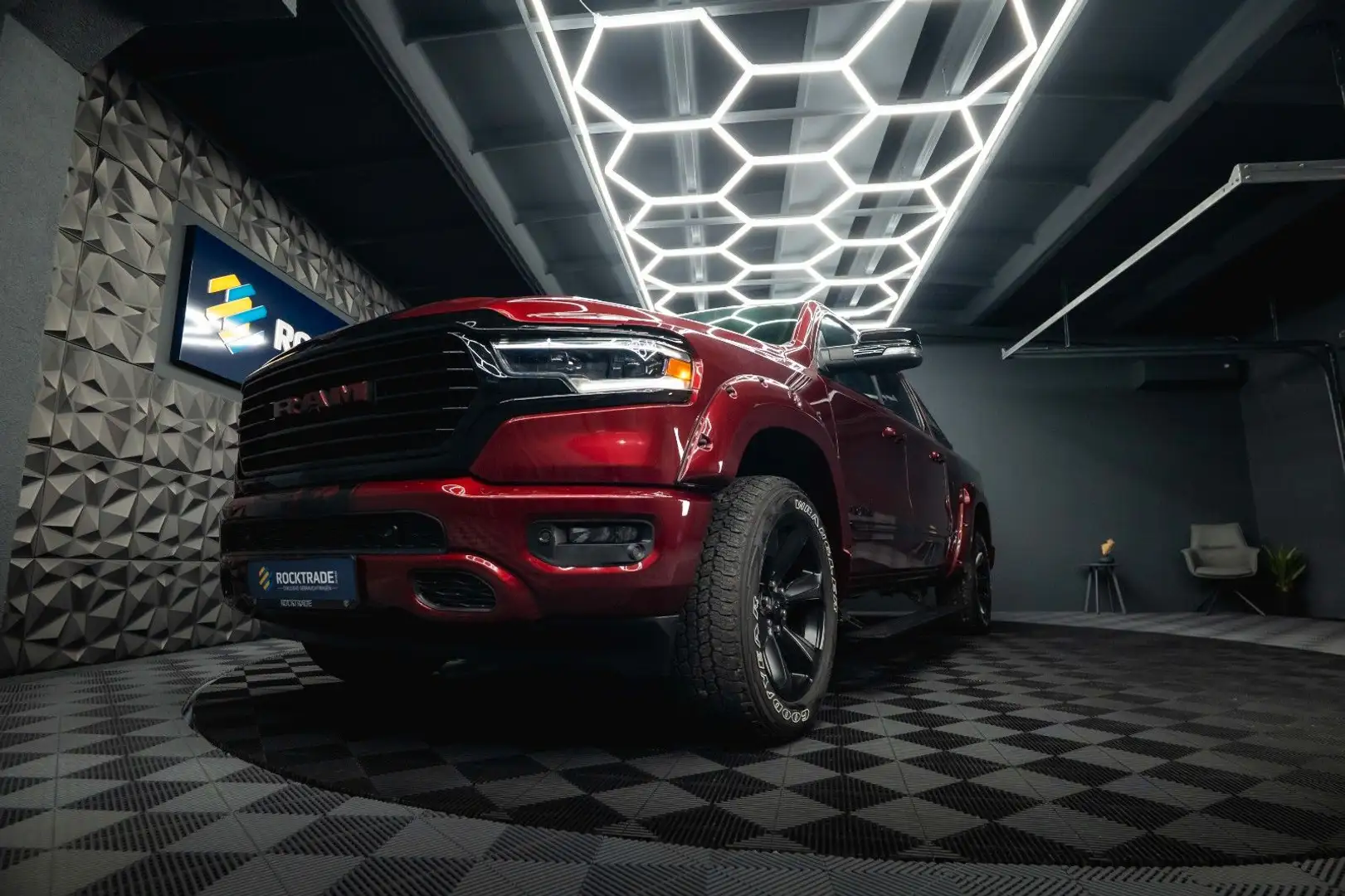 Dodge RAM 5.7 V8 HEMI 4x4 LIMITED NightEdition Offroad Rouge - 2