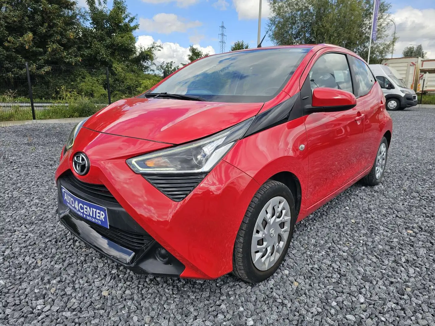 Toyota Aygo 1.0i VVT-i x-play // 1er PROPRIO / GARANTIE // Rouge - 1