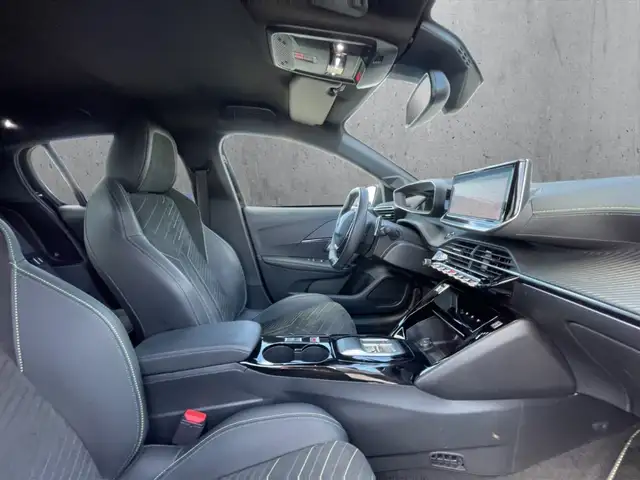 Peugeot 208 view 13