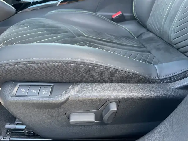 Peugeot 208 view 18