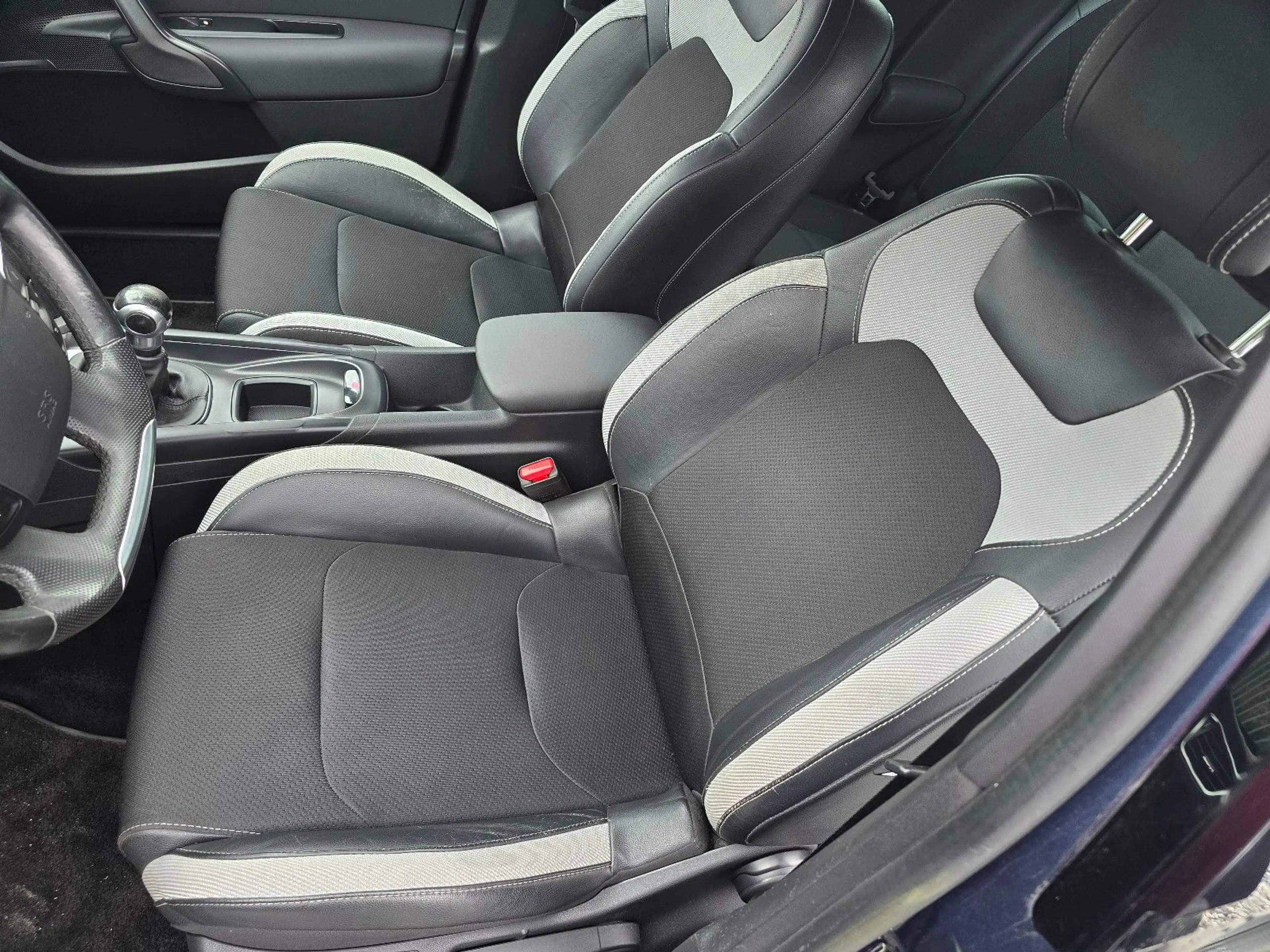 Citroen DS4 SoChic — photo 11