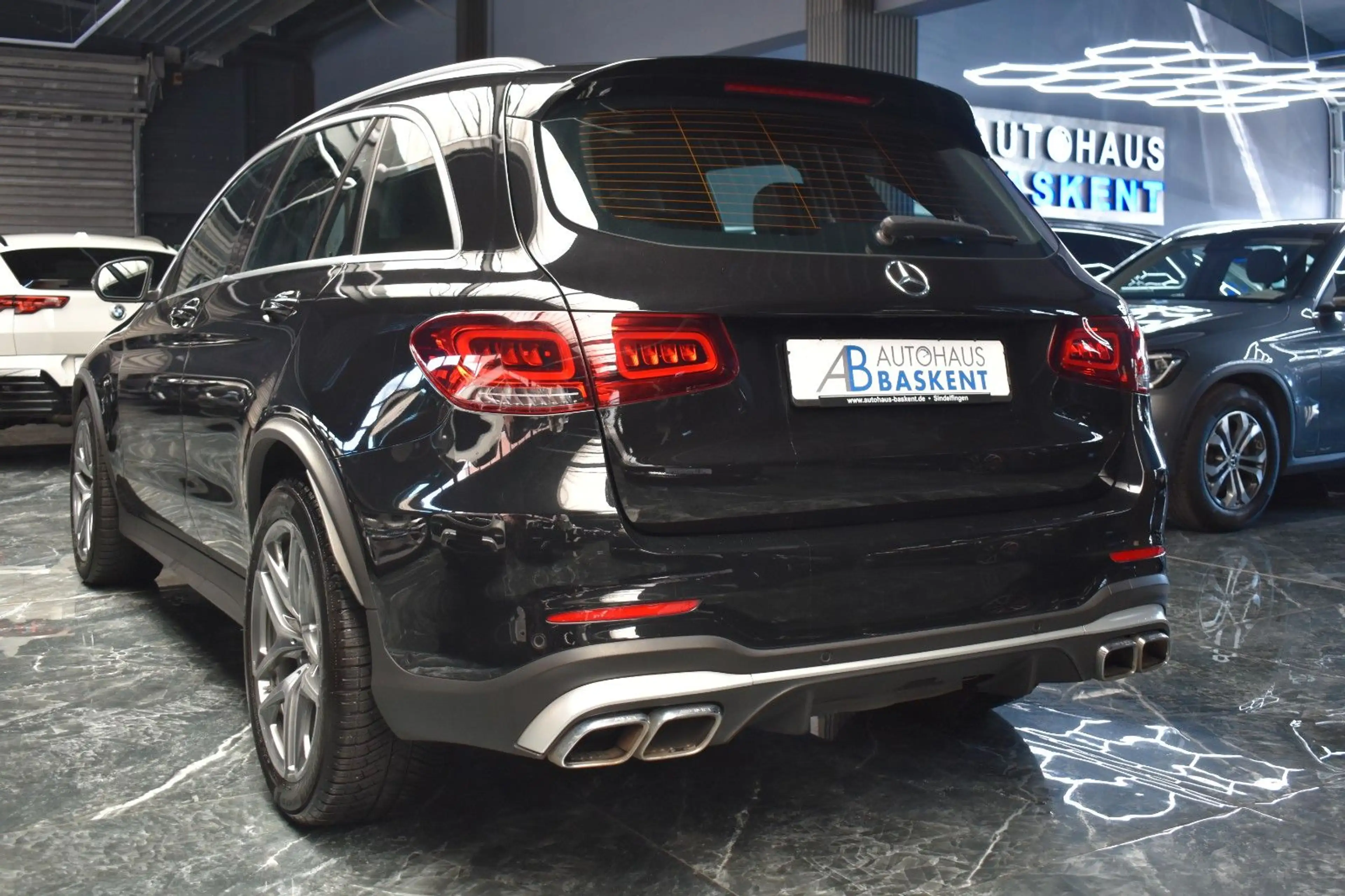 Mercedes-Benz GLC 63 AMG 4M+*360°KAMERA*BI-COLOR*AHK*BURMESTER — photo 15
