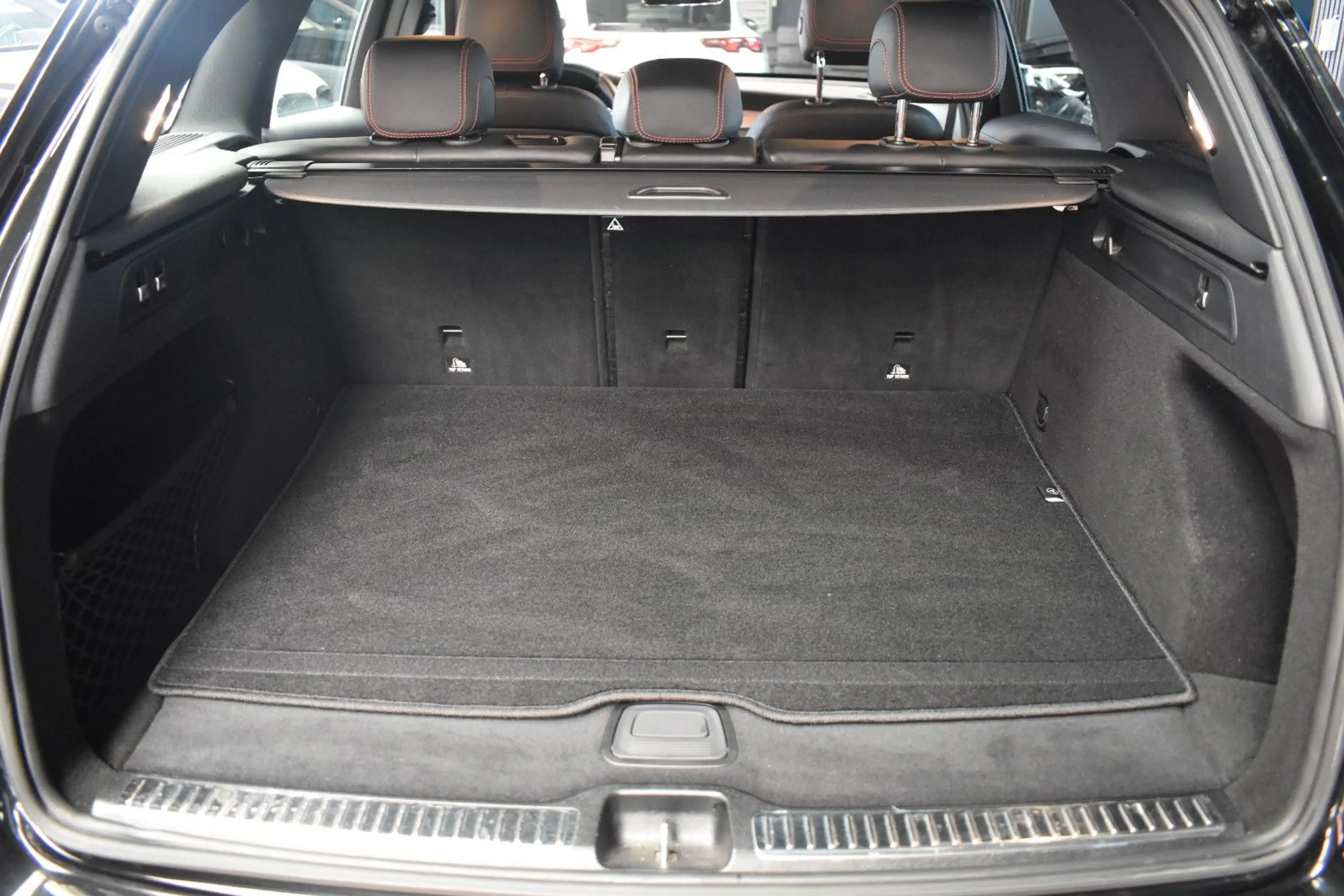 Mercedes-Benz GLC 63 AMG 4M+*360°KAMERA*BI-COLOR*AHK*BURMESTER — photo 13