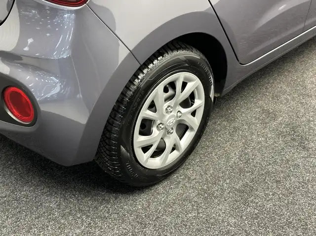 Hyundai I10 view 10