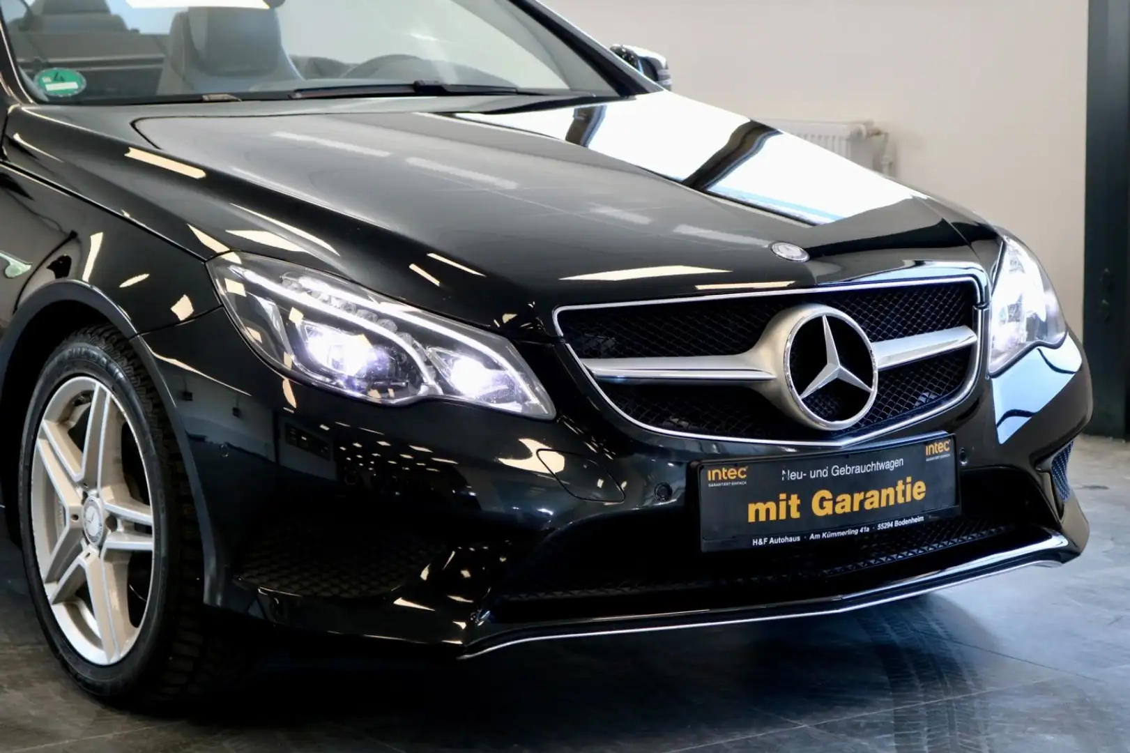 Mercedes-Benz E 220 d BlueTec Cabrio/LEDER/PDC/LED Nero - 2