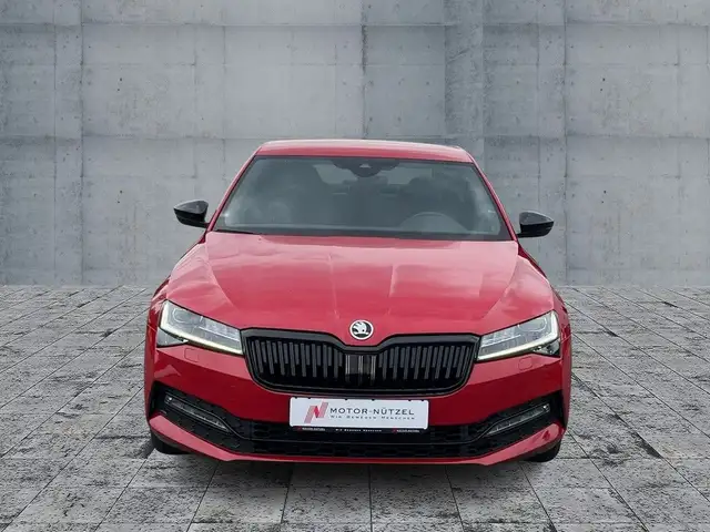Skoda Superb view 3