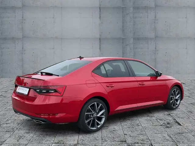 Skoda Superb view 6