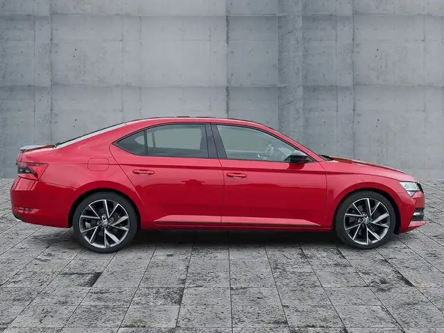 Skoda Superb view 7