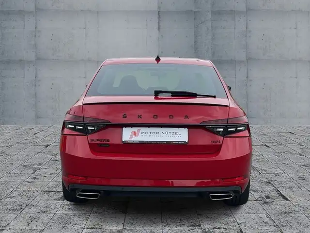 Skoda Superb view 5