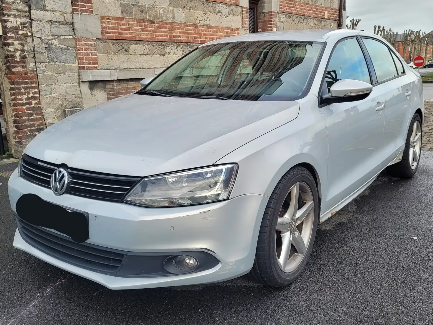 Volkswagen Jetta 1.6 CR TDi Comfortline BMT Gris - 1