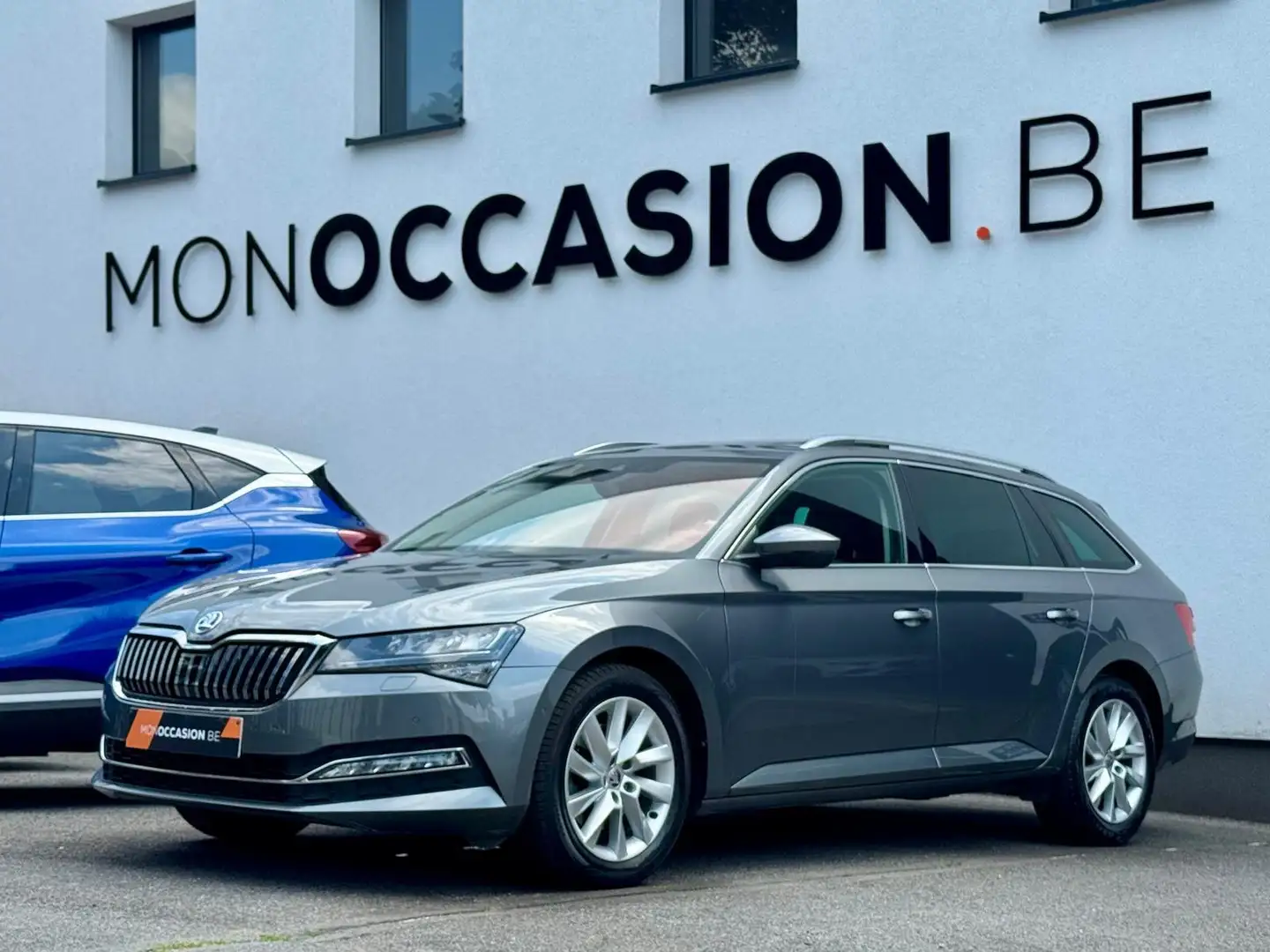 Skoda Superb 2.0 CR TDI STYLE AUTO COCKPIT CARPLAY TOIT OUVRANT Grigio - 1