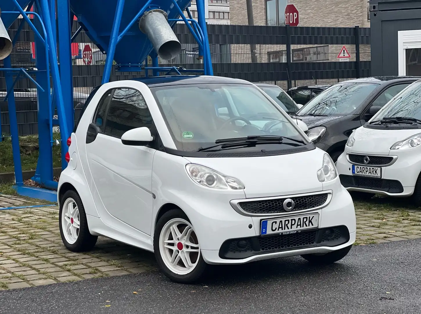 smart forTwo coupe softouch edition whiteshade Brabus Felgen Weiß - 1