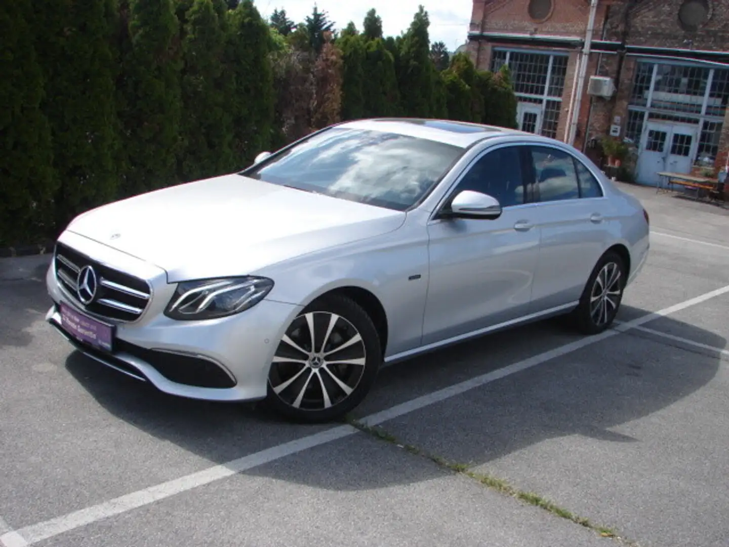 Mercedes-Benz E 300 de Avantgarde Aut. Silber - 1