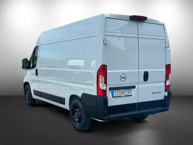 Opel Movano view 4