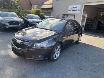 Cruze hatchback 1.8i LT