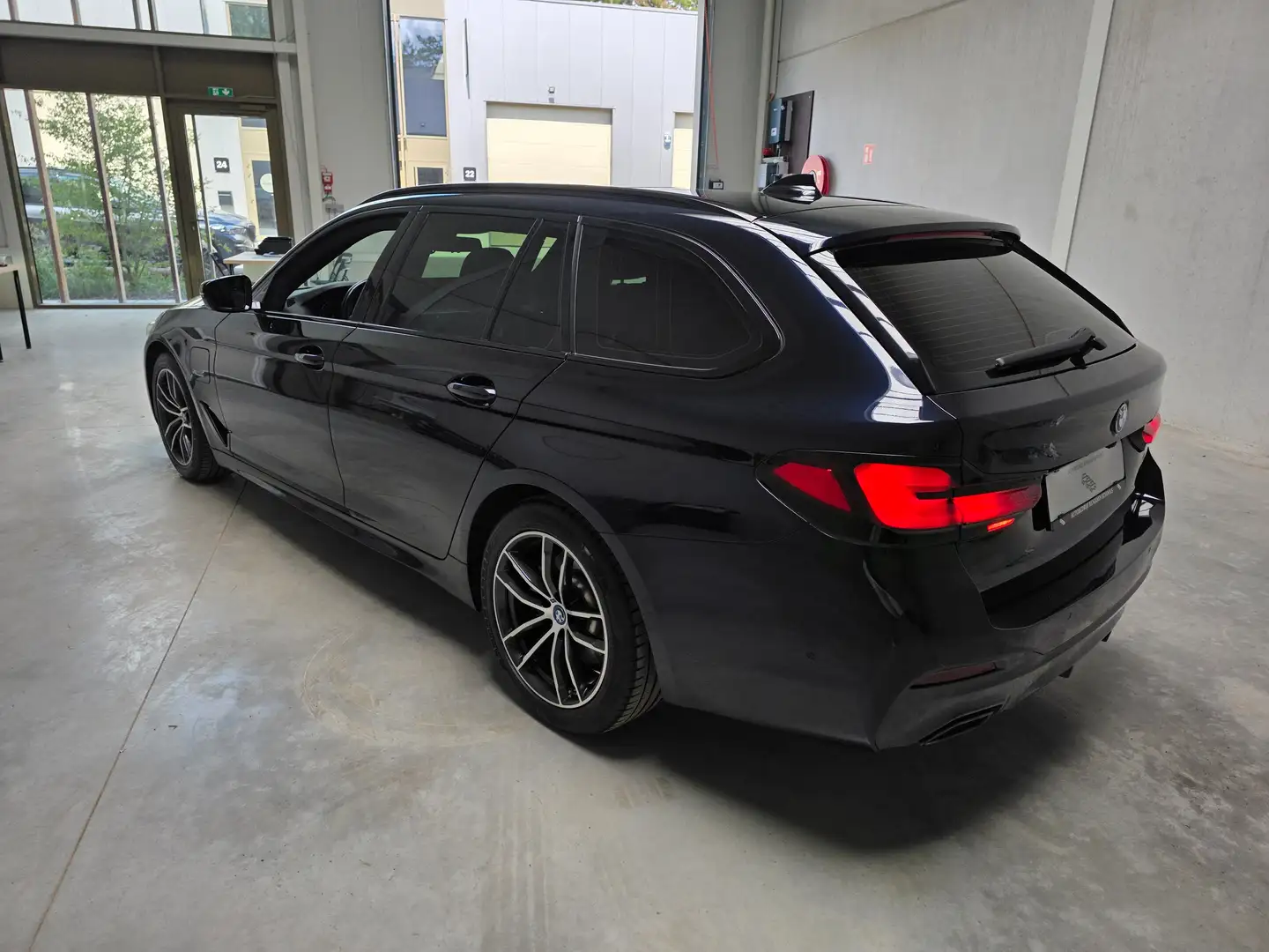 BMW 520 520e Touring M-Sportpakket Noir - 2