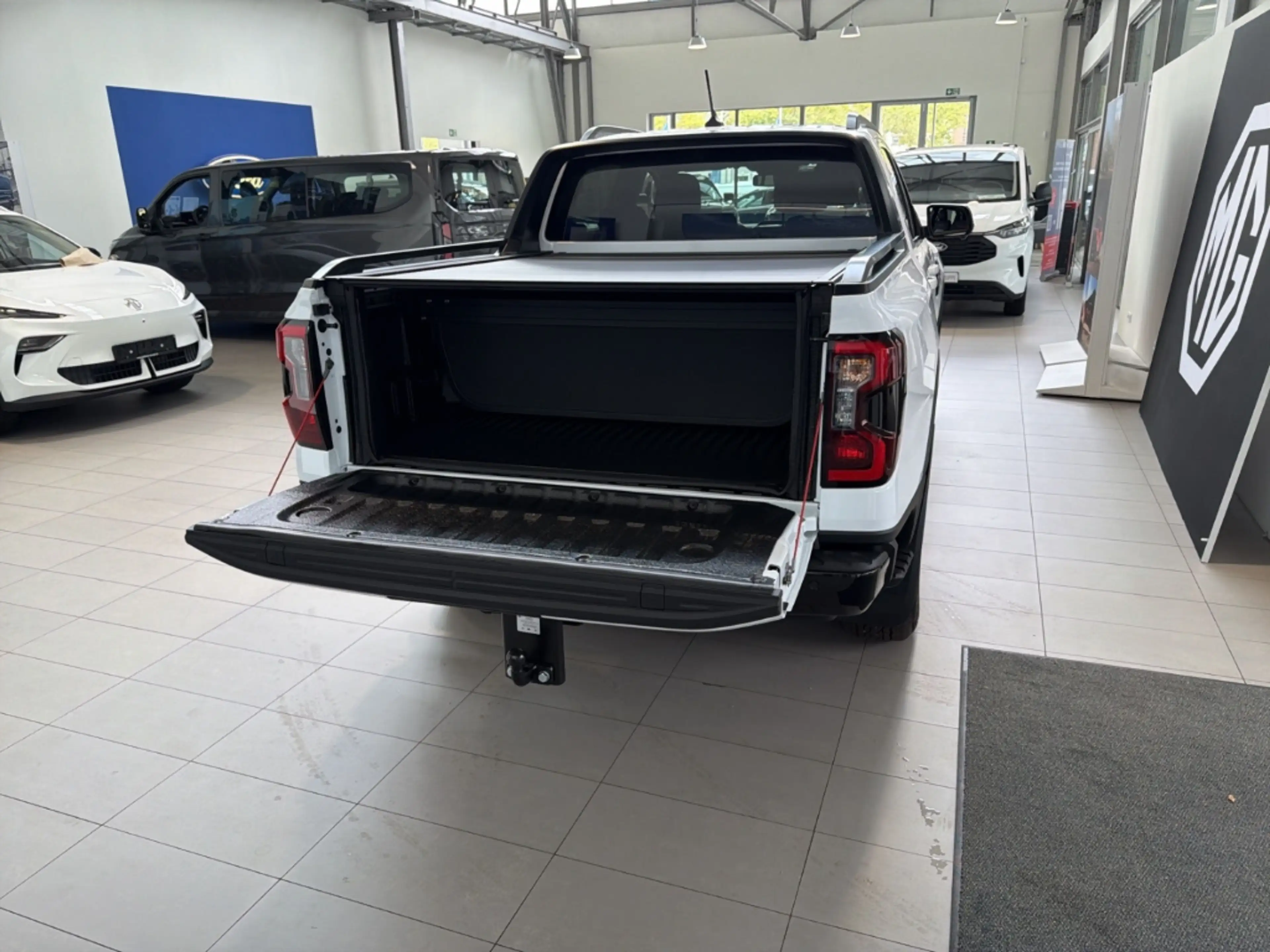 Ford Ranger Plug-in-Hybrid Wildtrak e-4WD Doppelkabine AHK Nav — photo 8