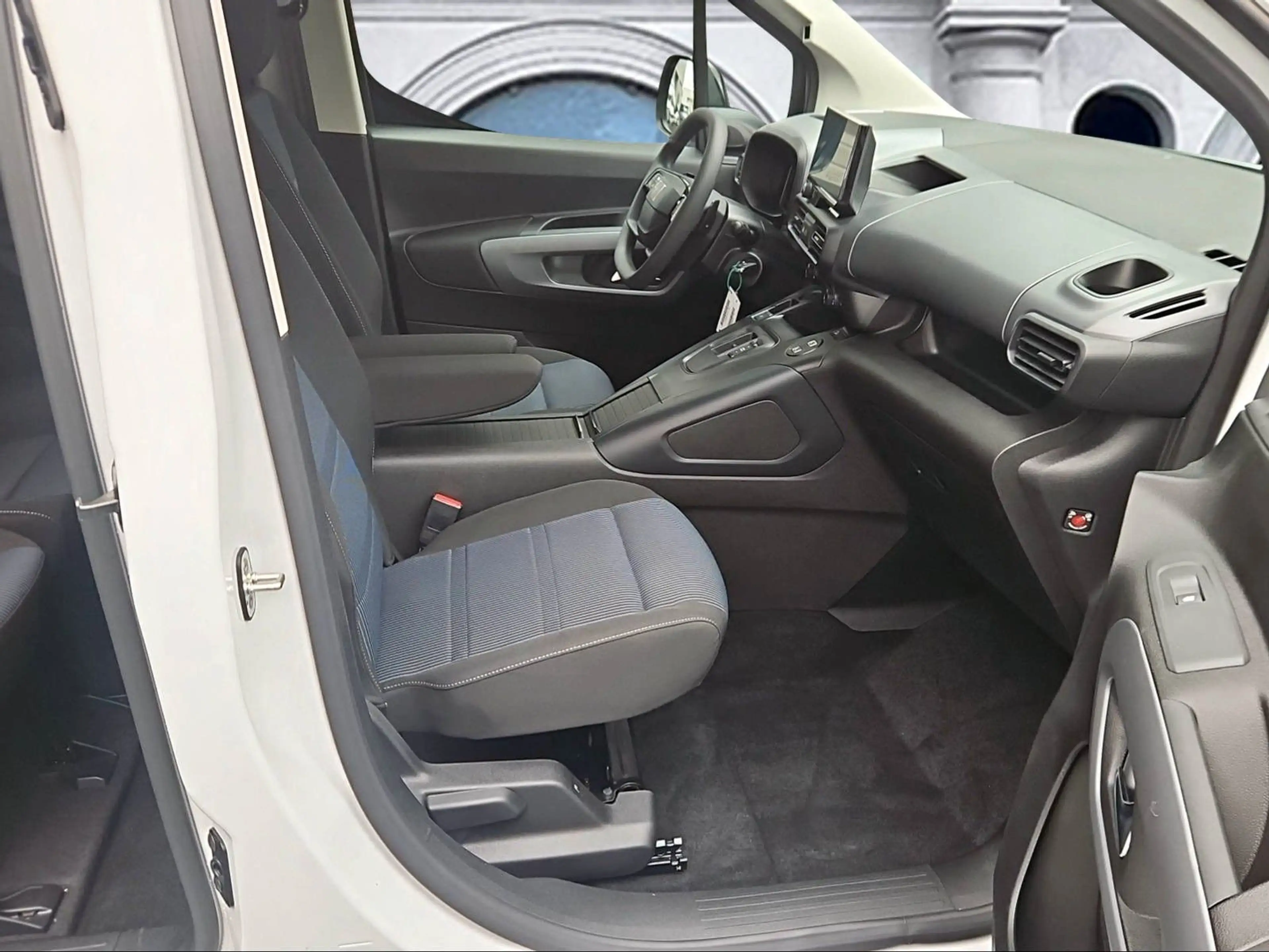 Fiat Qubo L 5-SITZER 1.5 Diesel 96kW (130PS)Automatik — photo 7